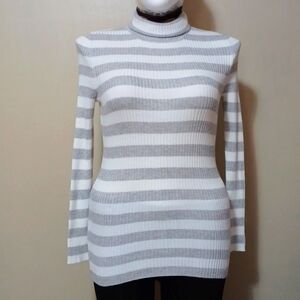 IT'S OUR TIME GRAY AND WHITE STRIPE SWEATER SIZE LARGE